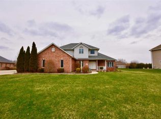 1241 Autumn Ridge Ct, Morton, IL 61550