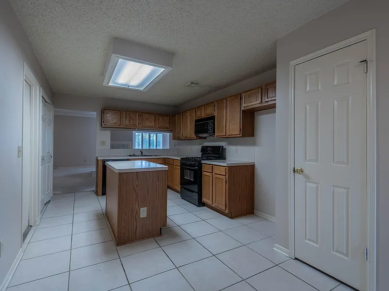 8926 Village Hills Dr — Photo 8