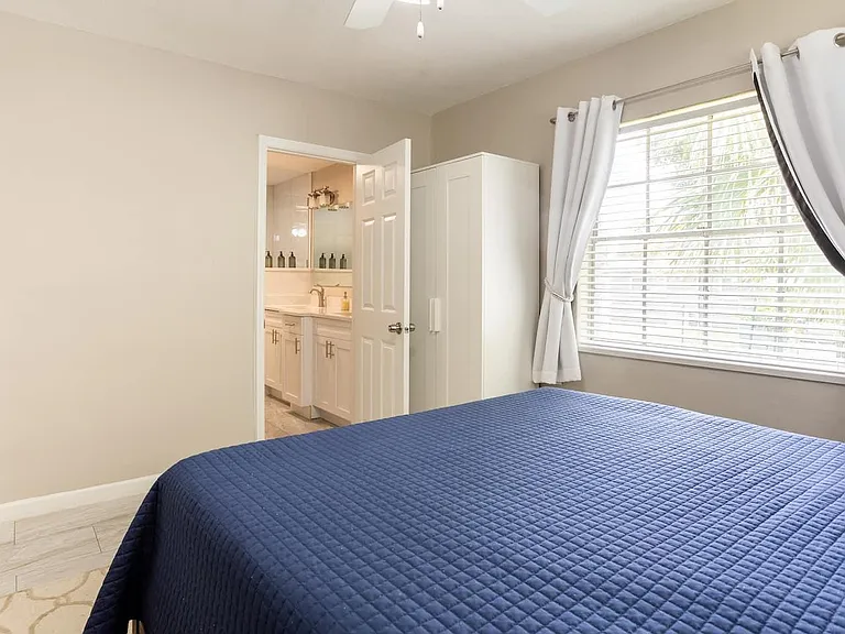 2109 W Cordelia St — Photo 23