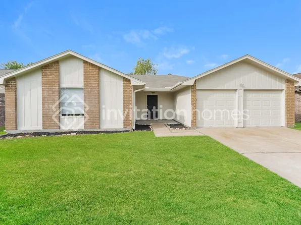 7011 Pickett Dr, Richmond, TX 77469
