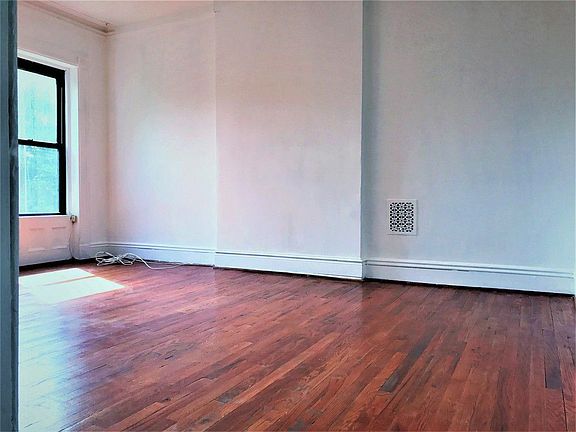 4th image of 270 Hancock St APT 4