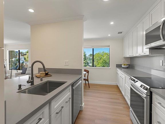 5th image of 26937 Hayward Blvd APT 343