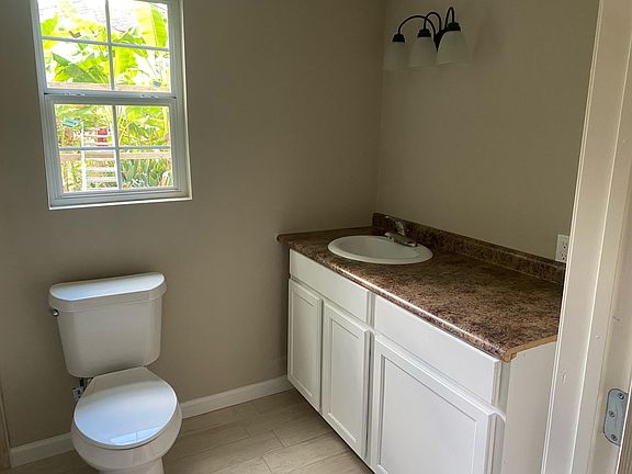5th image of 2245 Long Ave #2