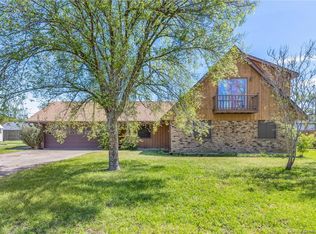 8 Harmon Rd, Sulphur, LA 70663