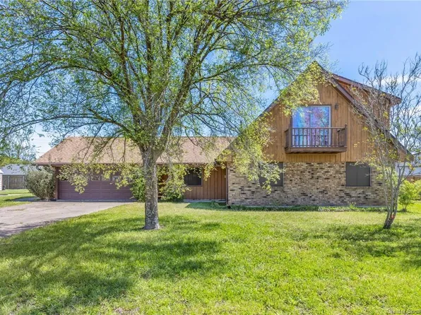 8 Harmon Rd, Sulphur, LA 70663