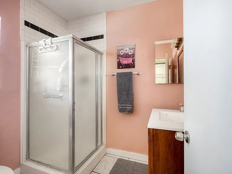 529 Vale View Dr — Photo 24