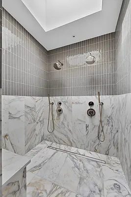 Bathroom, photo 1