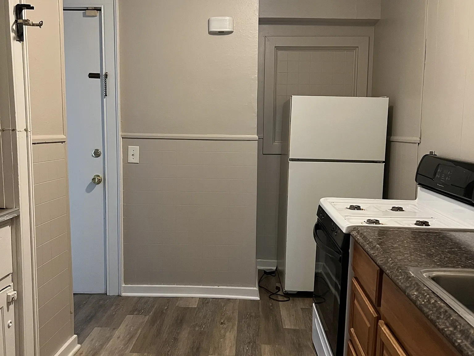 18 Wellington Ave - 3 — Photo 1