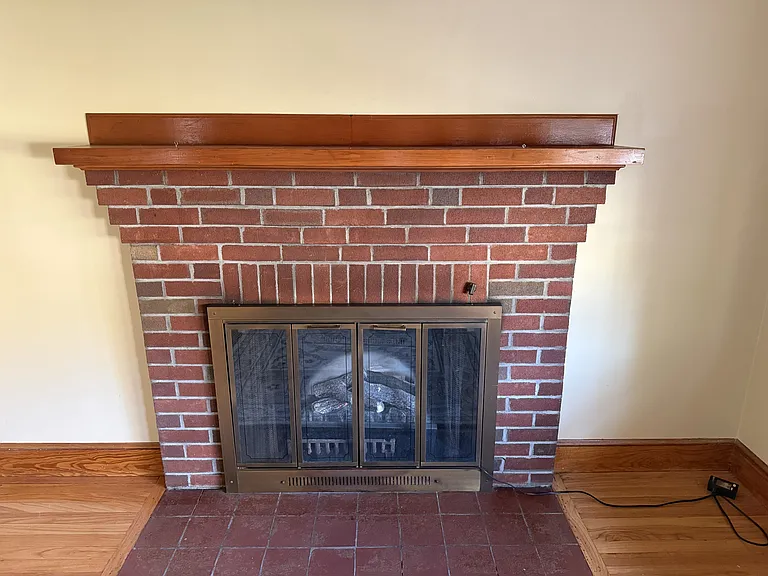 411 East St — Photo 7
