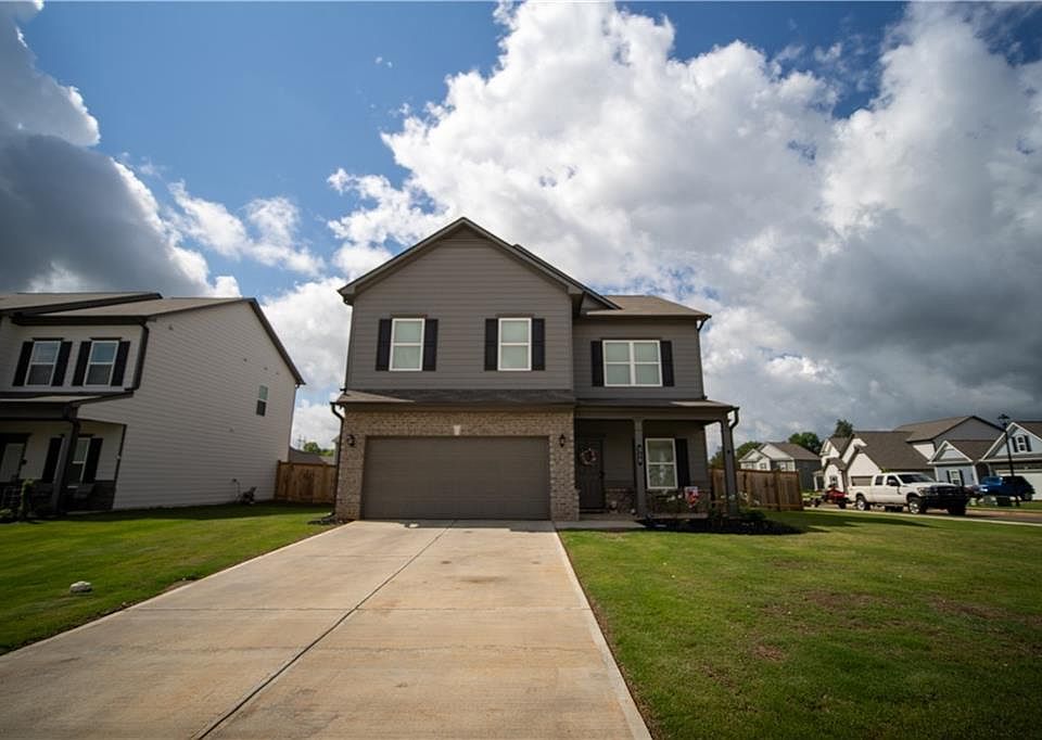 1st image of 319 Lucyanna Ln
