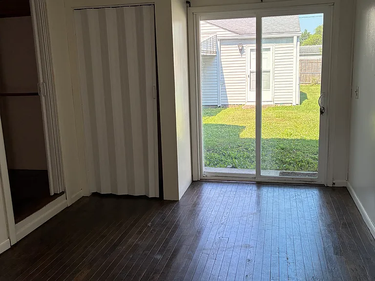 132 Hadley St — Photo 6