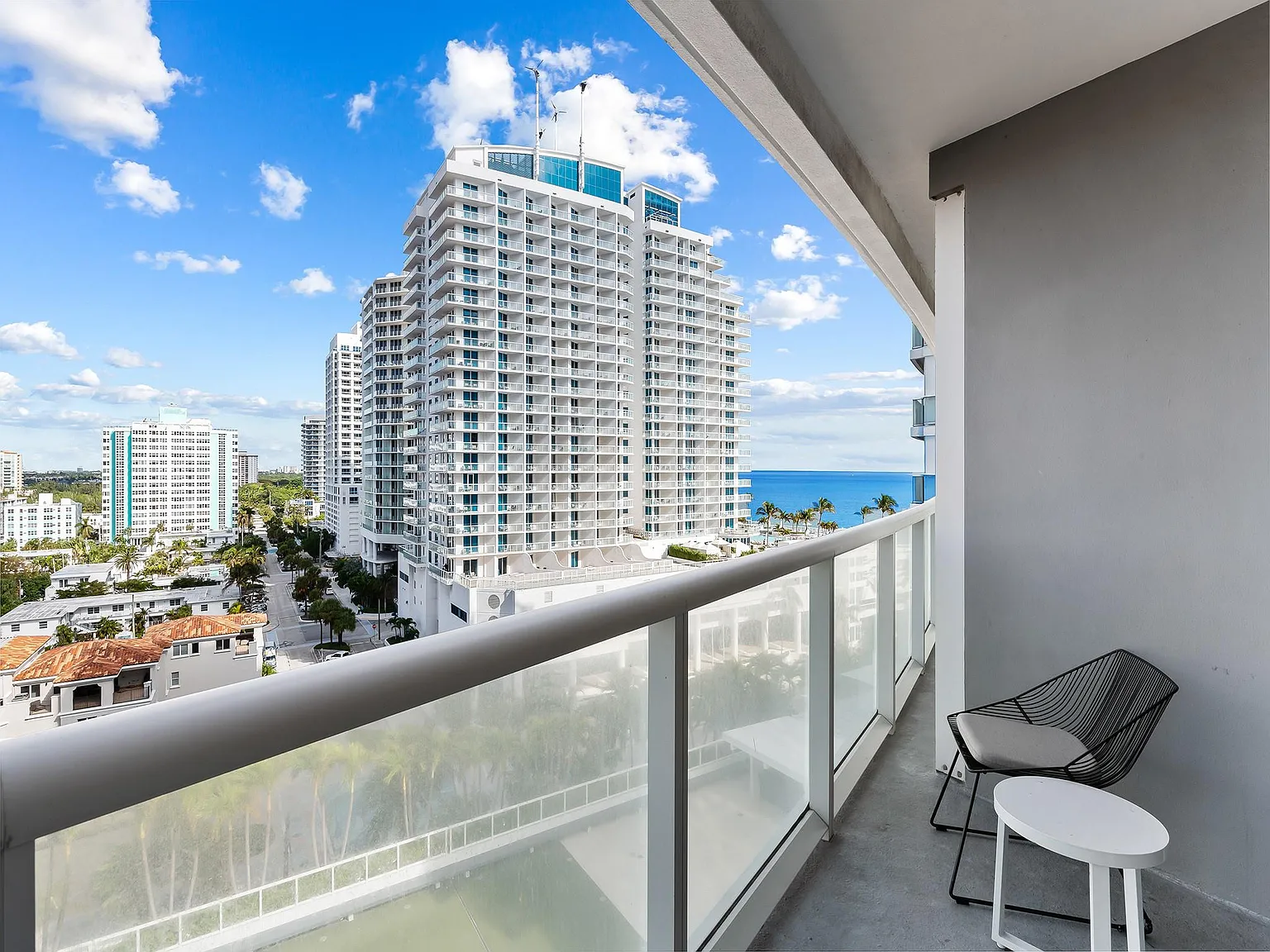 2 bed, 2.0 bath, 1214 sqft, $7,800 — Photo 4