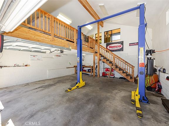 5th image of 26857 Crestview Dr