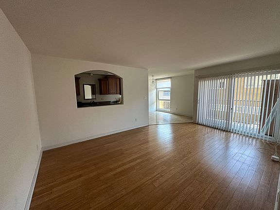3rd image of 4111 Illinois St Unit 103