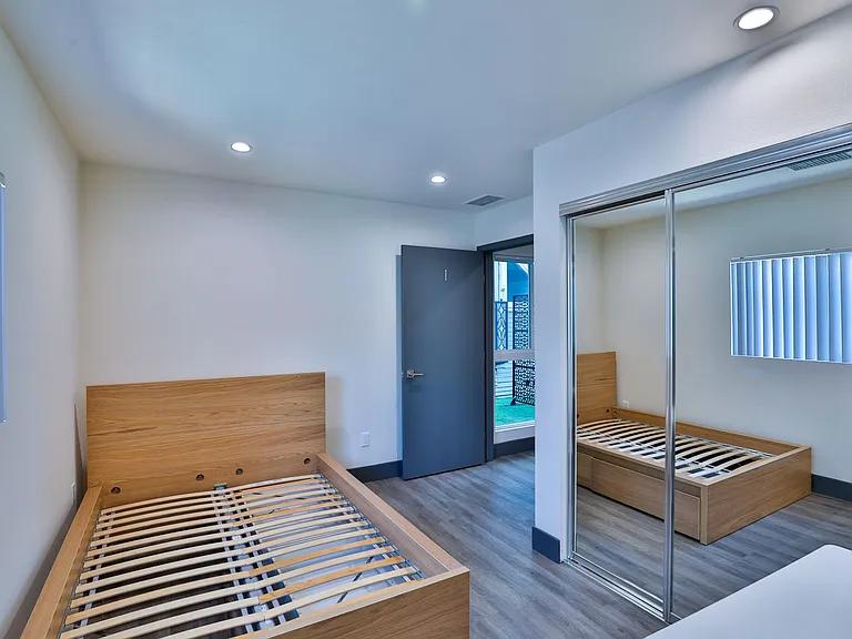 2811 Menlo Ave — Photo 17