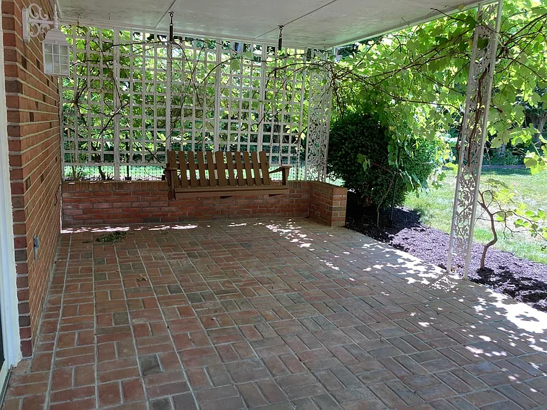 54 Sycamore Ln — Photo 10