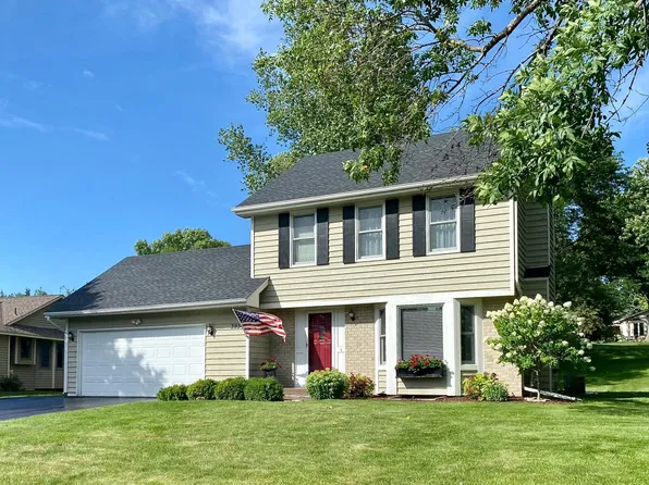 3930 Canter Glen Dr, Eagan, MN 55123