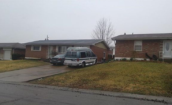 3rd image of 308 Southampton Dr
