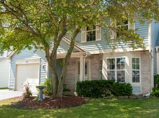 808 Castleton Ct, Mundelein, IL 60060