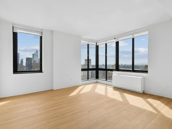 1 Columbus Place image 1 of 33