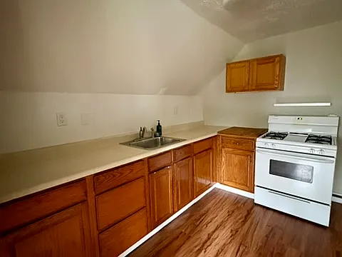 520-522 Saint Paul St #2 — Photo 3