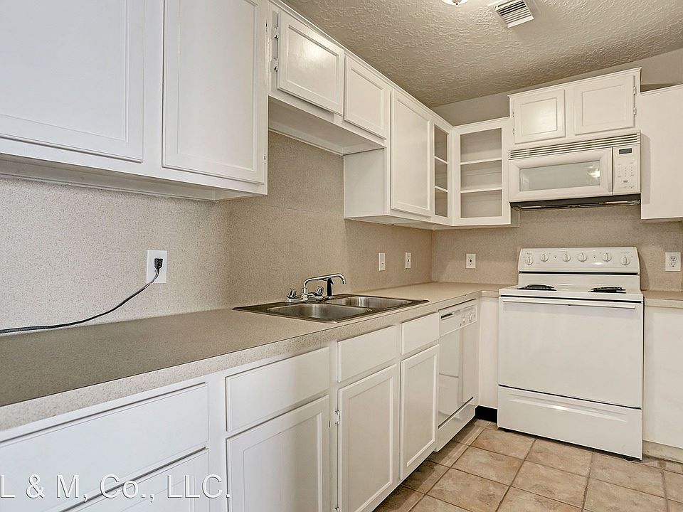1st image of 802 Stanford St APT 11