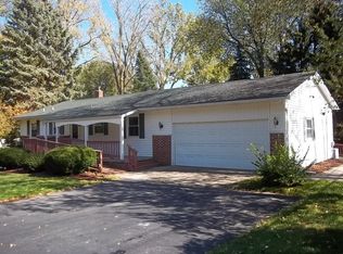 1450 Glen Rd, Howell, MI 48843