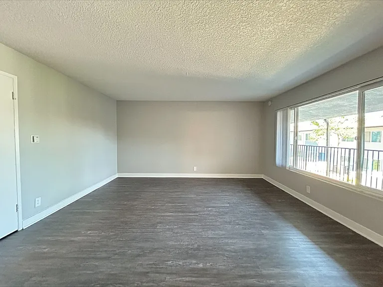 The Circle Apartments at Long Beach — Photo 90