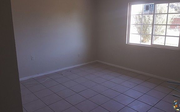 5th image of 1275 El Centro Ave