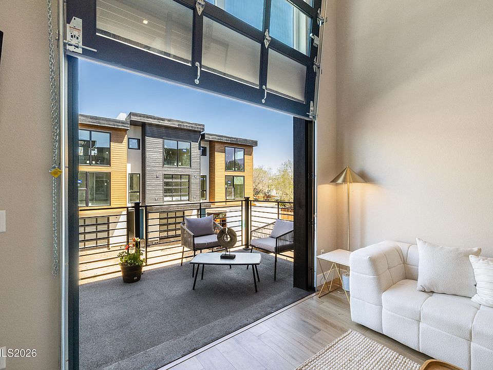 1st image of 3812 Lakeside Dr #7