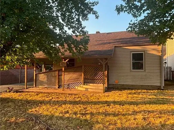 1311 W 1st St, Coffeyville, KS 67337