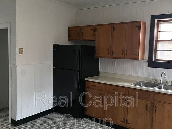 2nd image of 23 Willow St Floor 2