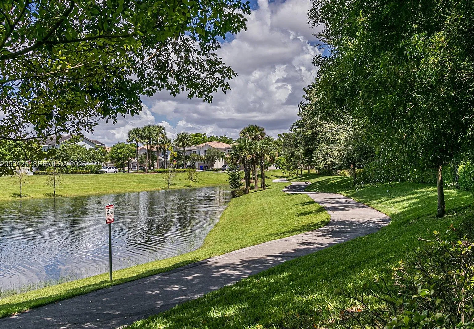 4400 Hillcrest Dr — Photo 4