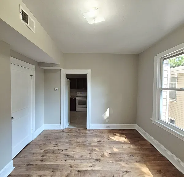 3209 3rd Ave #B — Photo 3