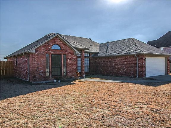 3rd image of 5105 Creek Crossing Dr