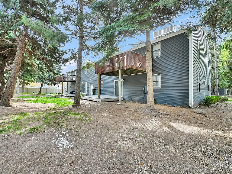 Shady Lane Apartments — Photo 32