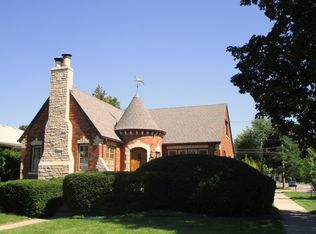 900 N Grove Ave, Oak Park, IL