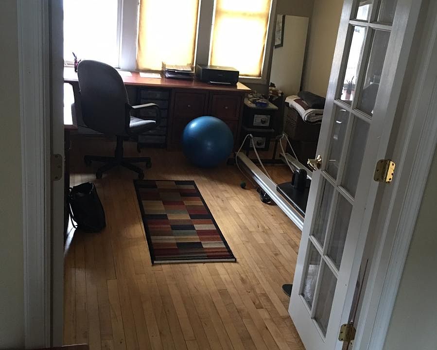 1st image of 728 W King St