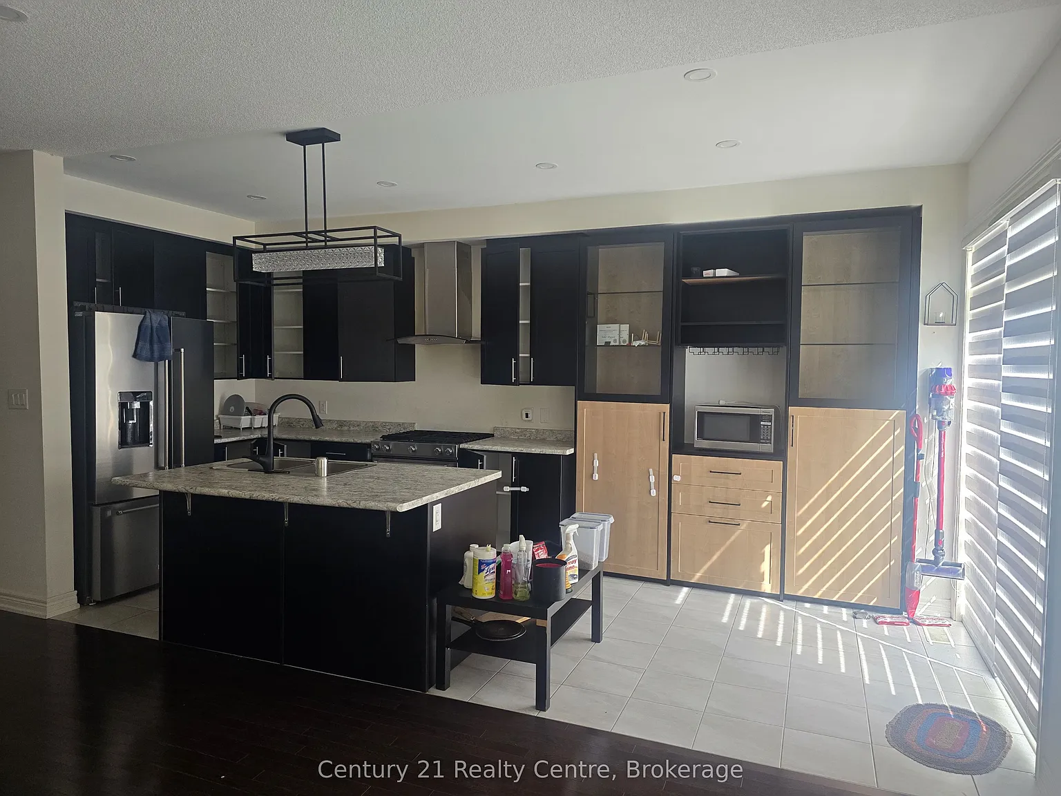 6 bed, $2,600 — Photo 3