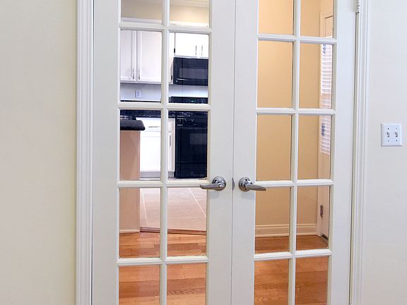 5th image of 4321 Laurel Canyon Blvd #204