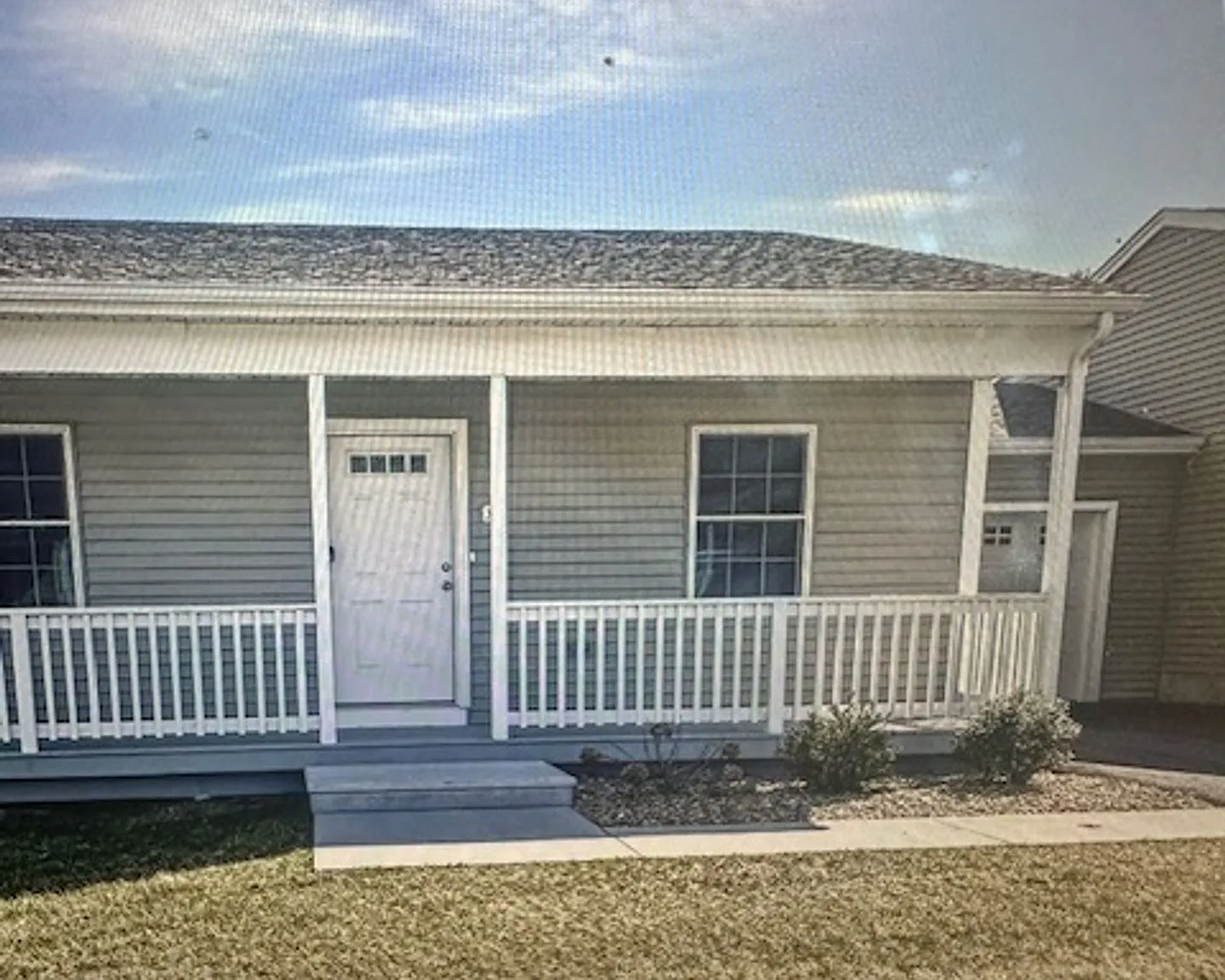 55+ One Bedroom Unit in Salem — Photo 2