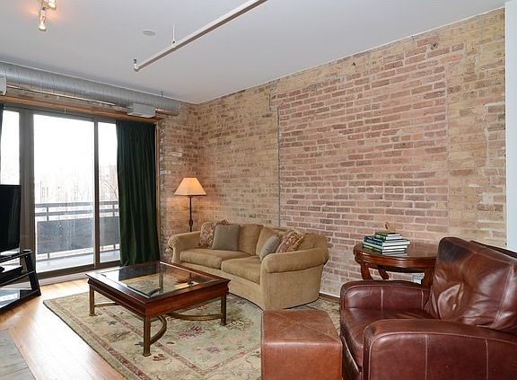 2nd image of 1735 W Diversey Pkwy APT 318