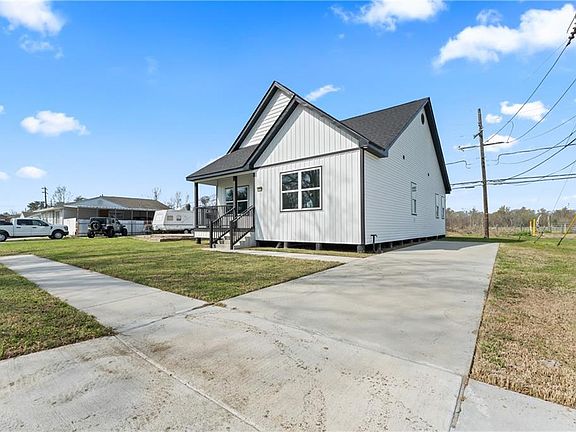 3rd image of 236 Ruth Dr