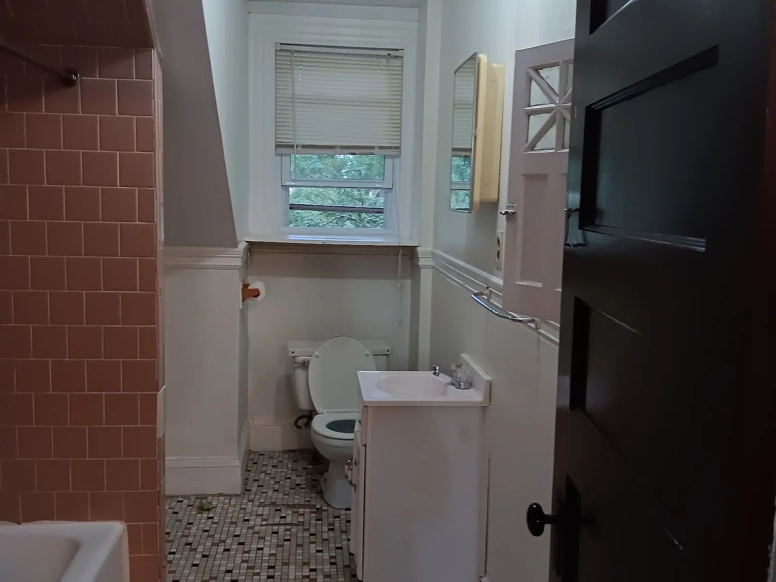1 bed, 700 sqft, $1,900 — Photo 3