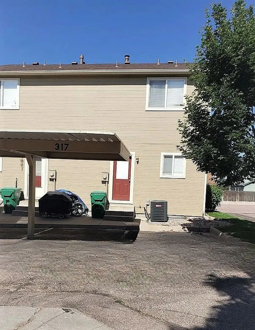 2 bedroom townhome in Cimarron Hills — Photo 1
