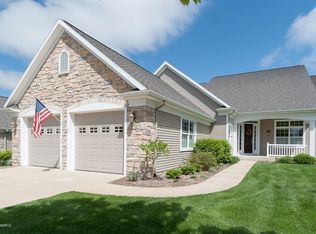 8794 Oakland Hills Cir, Portage, MI 49024