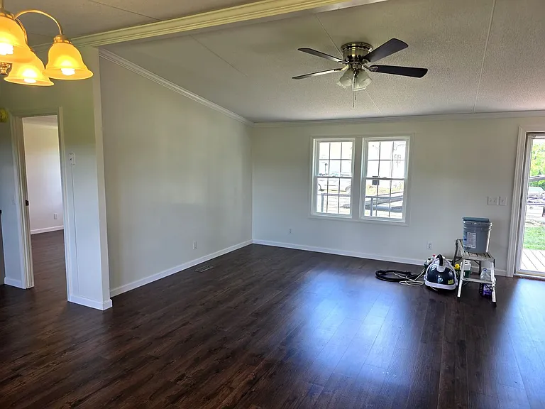 8659 W Pine St — Photo 15