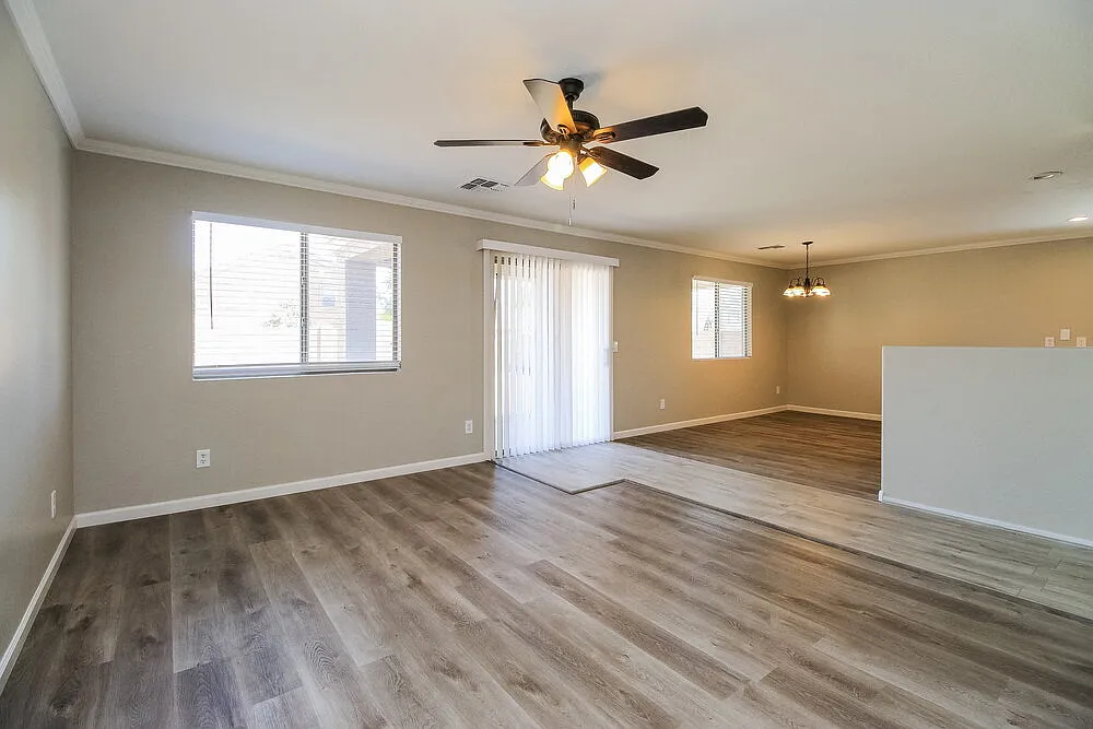 4 bed, 3.0 bath, 2221 sqft, $2,090 — Photo 4
