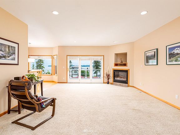 5th image of 5660 Whitehorn Way