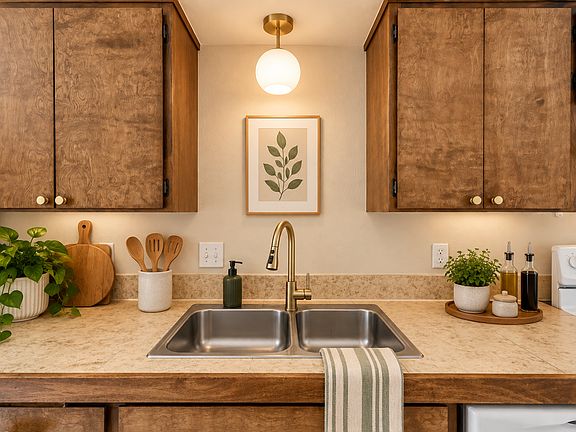 2nd image of 3614 Wetmore Ave #5